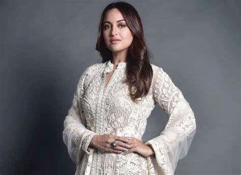 After Not Knowing An Answer About Ramayana On Kbc Sonakshi Sinha Hits Back At Trolls For