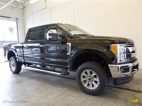 2017 Shadow Black Ford F250 Super Duty Lariat Crew Cab 4x4 119022748