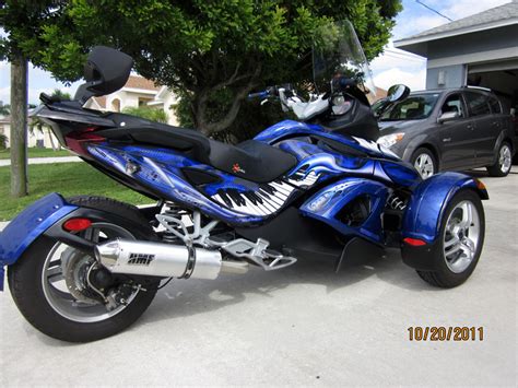 Loads of information to answer most all of your questions which is a good thing since there will be a demo tour which allows you to try the spyder for yourself. ALLPOWERSPORTSGRAPHICS.COM CUSTOM CAN-AM SPYDER GRAPHICS KITS