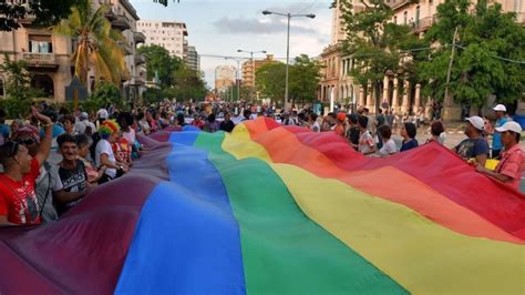 Cuba Cancels Annual Conga Against Homophobia March Bbc News