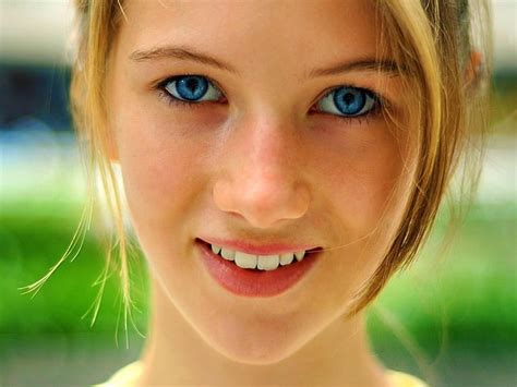 Blue Eyes Blonde Blonde Close Smile Up Girl Face Eyes Teeth
