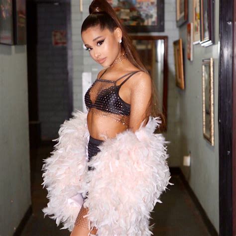 Ariana Grande Iconic Outfits 16 Iconic Ariana Grande Performances