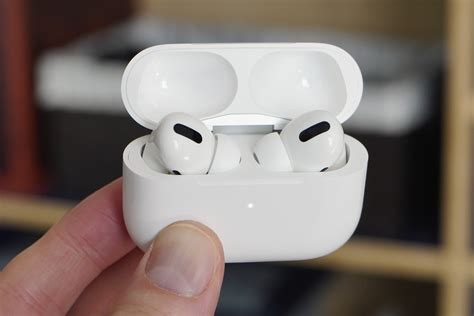 Airpods pro are wireless bluetooth earbuds created by apple, initially released on october 30, 2019. AirPods Pro, menos tamaño, pero mayores controles