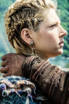 33 selected viking hairstyles for men 2021: Katheryn Winnick | Vikings News & Recaps