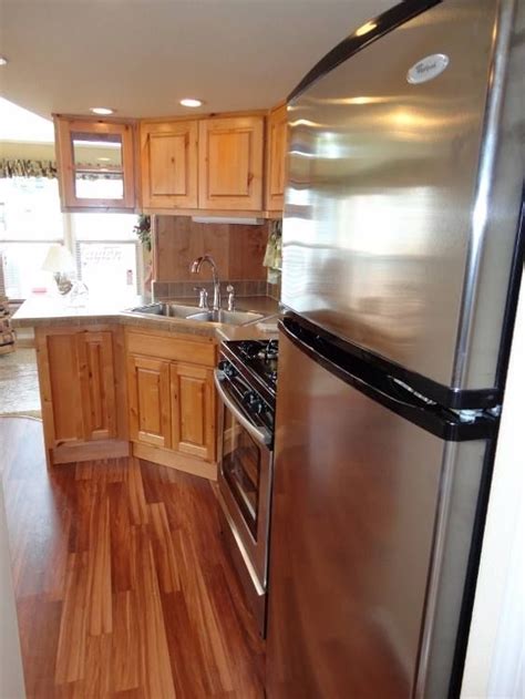 We are one of the only companies in the world who make a real log park model cabin. Skyline Homes, McMinnville, Oregon Shore Park 1960CT Park ...