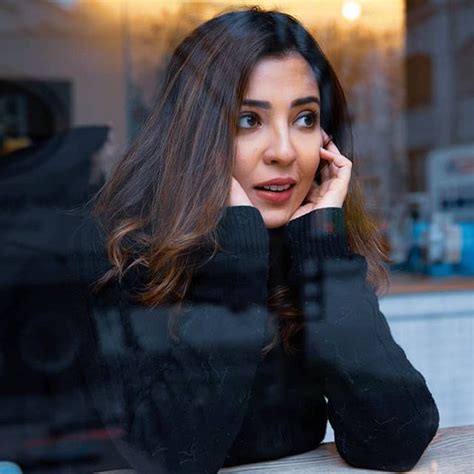 Barkha added that she is still sometimes referred to her as young kareena. Barkha Singh Wiki, Biography, Age, Height, Family, Salary ...