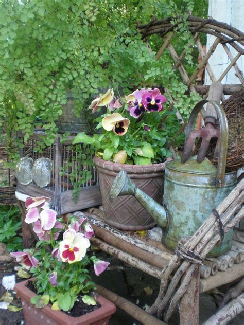 20 Country Garden Decoration Ideas Doityourselflist In 2020 Tuin