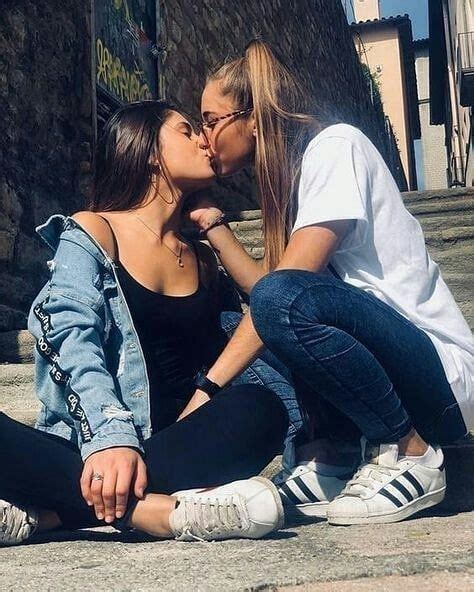 Cute Lesbian Kissing Telegraph