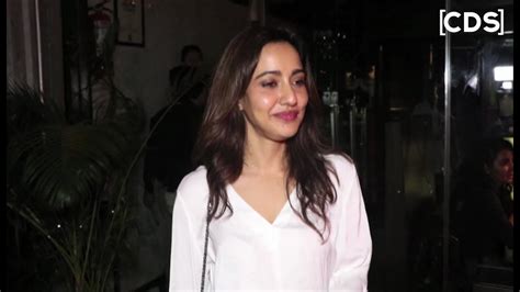 Neha Sharma Without Make Up Spotted At Silver Beach Cafe Youtube
