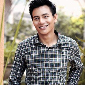 Jadual kerja padat sehingga akhir tahun, pelakon nazim othman perlu bijak mengatur masa untuk merancang hari pernikahannya bersama tunang tersayang, bella daly. Biodata Nazim Othman, Pramugara Yang Menjadi Artis | Azhan.co