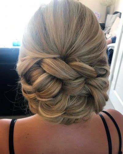 Mother Of The Bride Hairstyles 63 Elegant Ideas 20212022 Guide