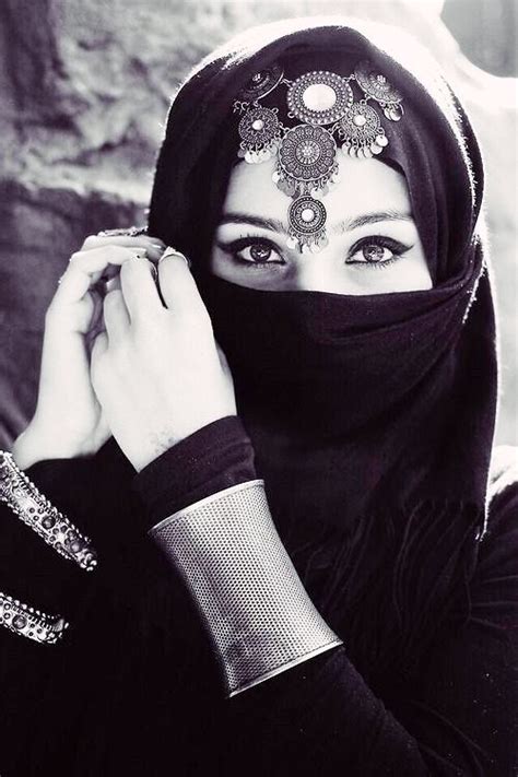 Pin By Ukth Fatima On Veil Beauty And Make Up Arabian Women Niqab