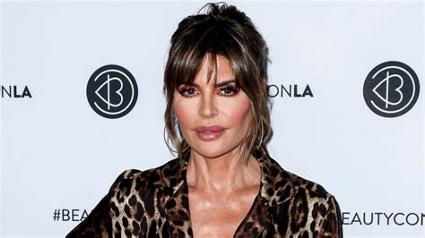 Rhobhs Lisa Rinna Tells Fans To ‘go Watch Dubai After Racism Drama