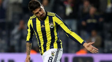 Fenerbahçe'den yapılan açıklamada şu ifadeler yer aldı: Ozan Tufan Da Çocuklar İçin Yardım Kampanyasına Katıldı