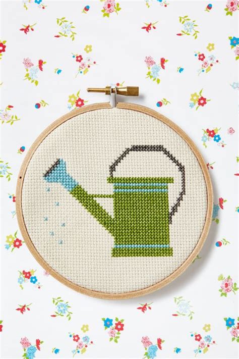 So, today i'm going to fix that little problem and share with you my two most favorite sources for free cross stitch patterns. Easy Free Cross Stitch Patterns - Printable Cross Stitch ...