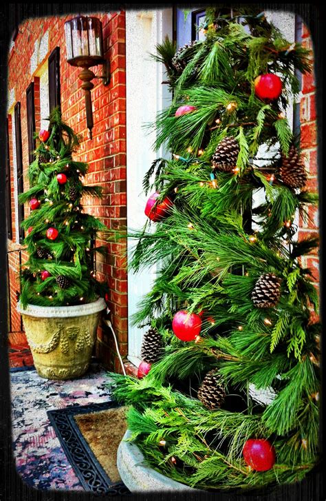 Tomato Cage Porch Trees Wrap Garland A Round Tomato Cages Secure With