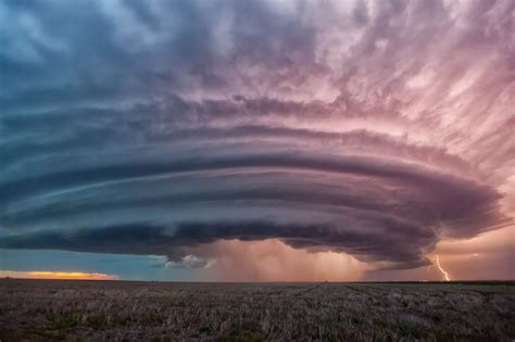 Swirling Clouds Resemble Ufo As Series Of Photos Capture Epic