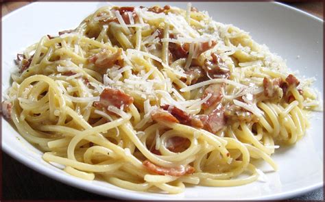 The Best Creamy Spaghetti Alla Carbonara A Glug Of Oil