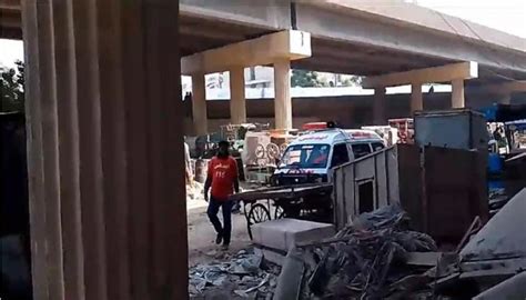 کراچی میں نیپا چورنگی کے قریب گیس پائپ لائن دھماکہ، خاتون ہلاک Urdu Chronicle