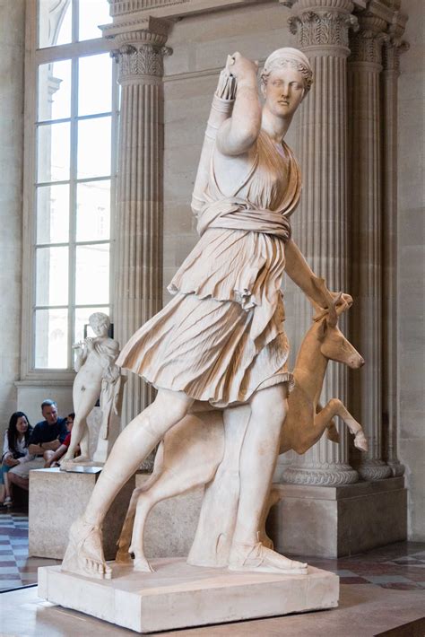 Le Louvre Artémis Déesse De La Chasse Statues Musée Du Louvre