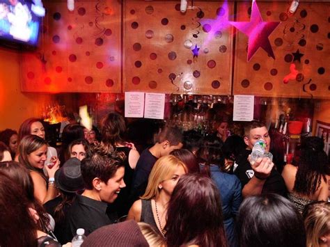7 best lesbian bars in nyc and queer parties for dancing