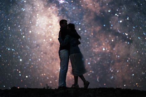 Stunning photos show couples silhouetted against night sky - Caters ...