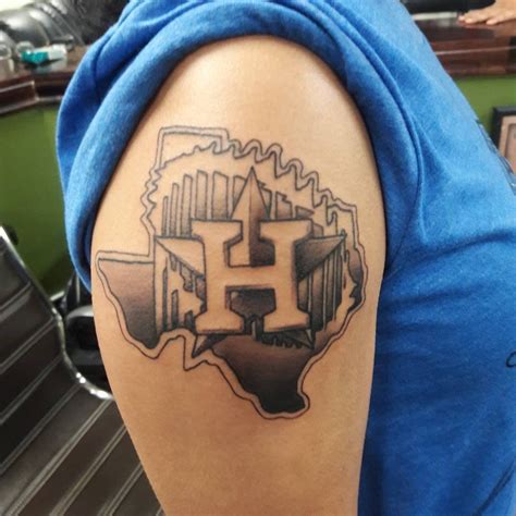 Was würdet ihr in diese tattoo interpretieren. Drew this Astros world series piece up for @samtovar_001 thank you again. #astros # ...