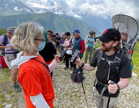 À Chamonix On Vérifie Le Pass Même à 2 020 M Daltitude