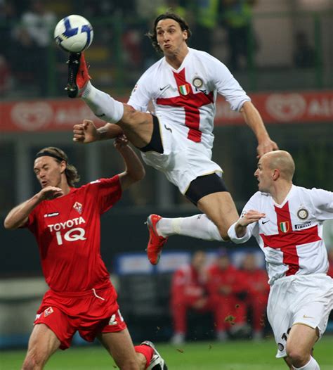 See zlatan ibrahimovic's bio, transfer history and stats here. Zlatan Ibrahimović - Page 49 - PES Stats Database