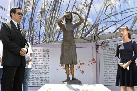 台湾：初の慰安婦像を設置 台南で除幕式 毎日新聞