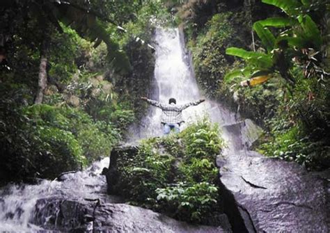 Kabupaten wonogiri memiliki topografi yang kaya akan pegunungan karst yang memanjang hampir di seluruh wilayahnya. Air Terjun Girimanik - Harga Tiket Masuk - Spot Foto ...