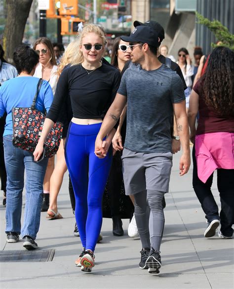 Sophie Turner Holding Hands With Joe Jonas New York City 04292017