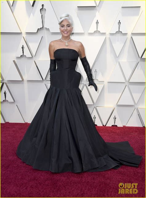 Lady Gaga Stuns On Oscars 2019 Red Carpet Photo 4245300 Lady Gaga