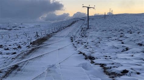 'Explosive' weather bomb leaves thousands facing no power for a WEEK