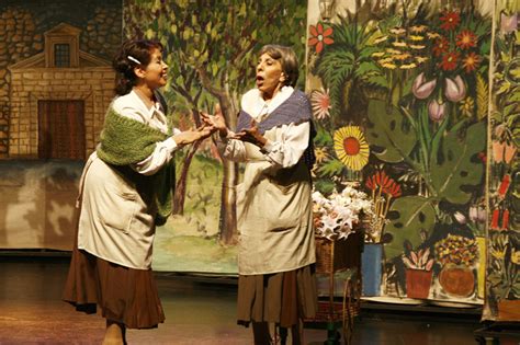 Violeta rosa ester vidaurre heiremans (born 12 september 1928), better known as violeta vidaurre, is a chilean actress with a long television and theater career, with more than 120 characters played since her debut. fotos pergola 2006