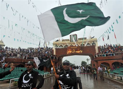 Pakistan Celebrates 67th Independence Day News Emirates247