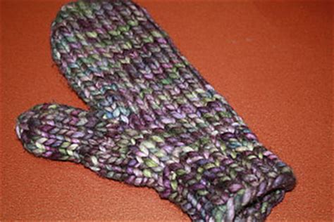 The pattern is designed for bulky yarn (weight category #5) and. Ravelry: Quick Bulky Mitten pattern by Aimee Pelletier