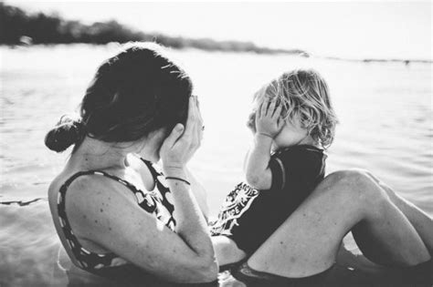 20 inspiring photos of beautiful moms who have special bonds with their sons trendzified
