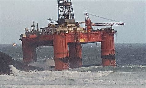 Public Urged To Stay Away From Grounded Oil Rig