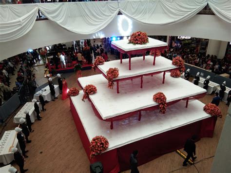 Look Largest Wedding Cake In Baguio City