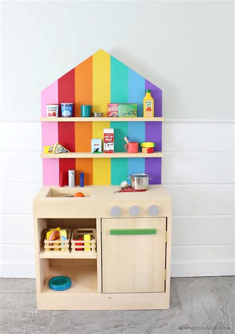 If you need a present for the person who enjoys more international flavors, check our make your own food kits from spots all over the globe. Ana White | DIY Play Kitchen with Back Wall - DIY Projects