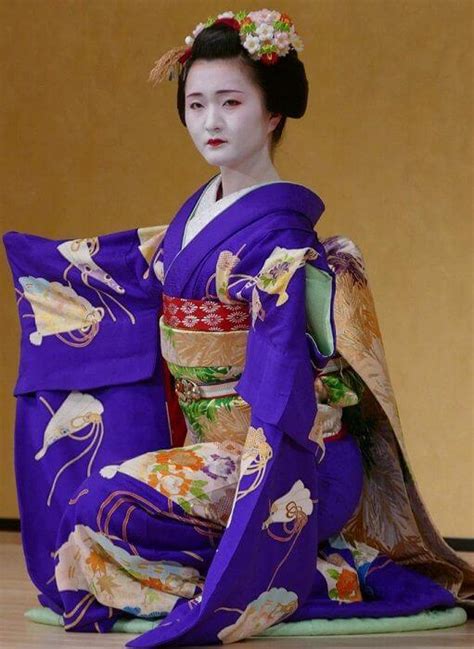 what is a kimono some interesting facts about this traditional japanese clothing sewguide