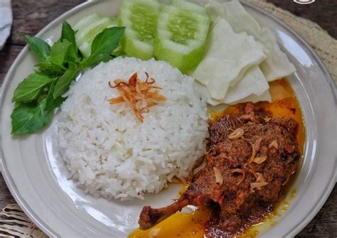 Besides sate (indonesian grilled meat skewers), madura is also famous for their bebek bumbu hitam. Resep Nasi bebek Madura oleh Susi Agung - Cookpad