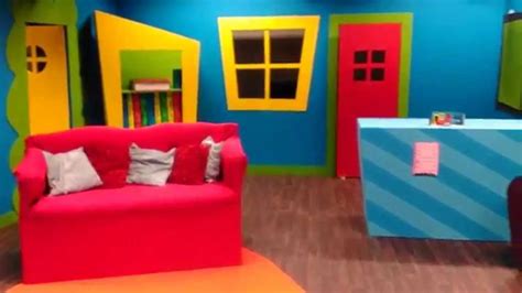 Video Comparing A Model Kids Tv Studio Set To A Complete Real Set