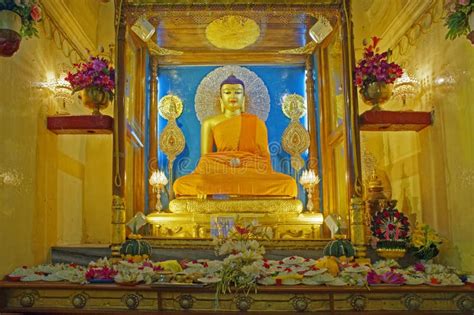 Buddha Statue Inside Of Mahabodhi Temple Bodh Gaya Editorial Stock