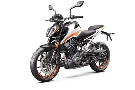 The duke 390 comes with disc front brakes and disc rear brakes along with abs. Nuevas KTM Duke 125 y 390 2021 | Moto1Pro