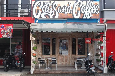 Cafe Cat and Coffee di Jogja - MerahPutih