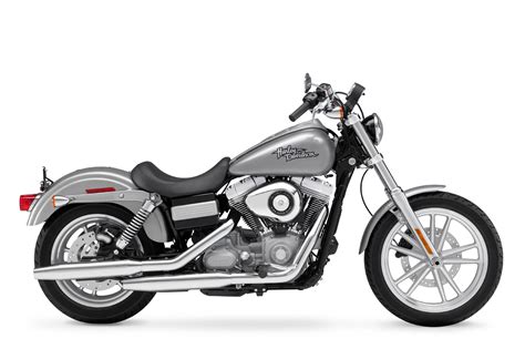 The super glide offers twin cam 96 power under a solo seat, cradled in a nimble dyna chassis. 2009 Harley-Davidson FXD Dyna Super Glide