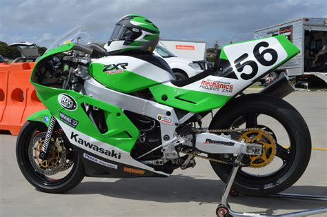 Kawasaki Zxr750 Race Bike Classic Motorbikes