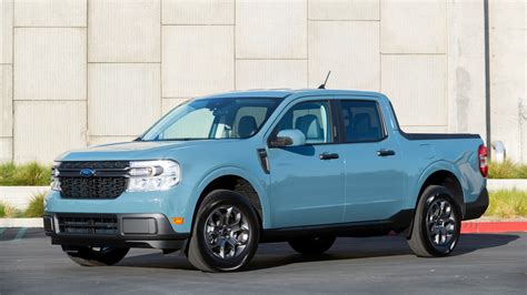 2022 Ford Maverick Vs 2022 Toyota Tacoma Comparison Kelley Blue Book